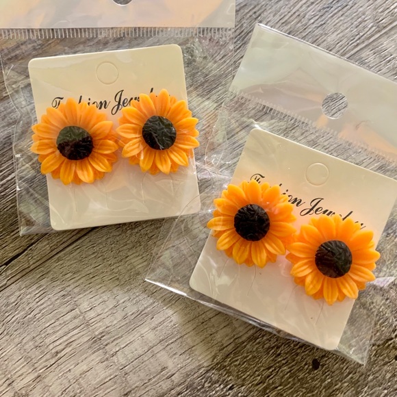 Jewelry - Sunflower stud earrings Jewelry - Sunflower stud earrings